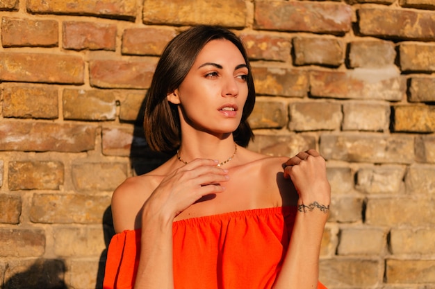 Biżuteria z bursztynem naturalnym – styl i elegancja