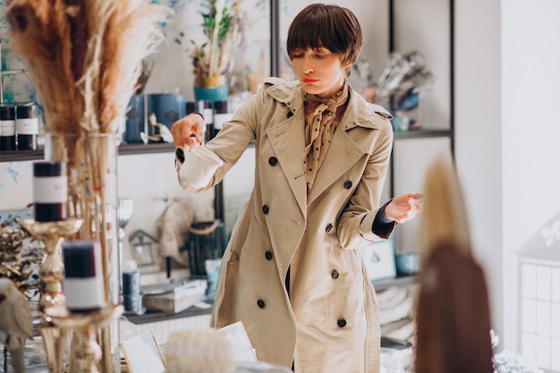 Trendy w modzie 2024 z praktycznymi wskazówkami