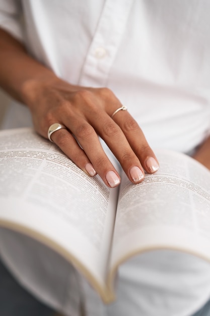 Francuski manicure – proste sposoby na elegancję
