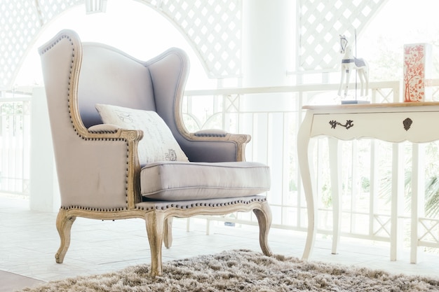 Eleganckie krzesła do salonu – styl i komfort w domu