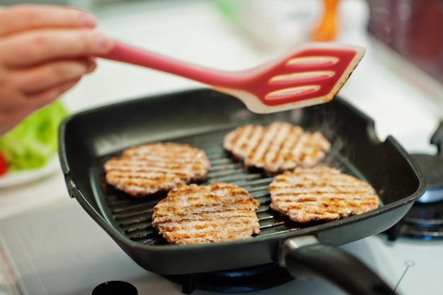 Patelnia grillowa indukcja skuteczne smażenie bez kompromisów