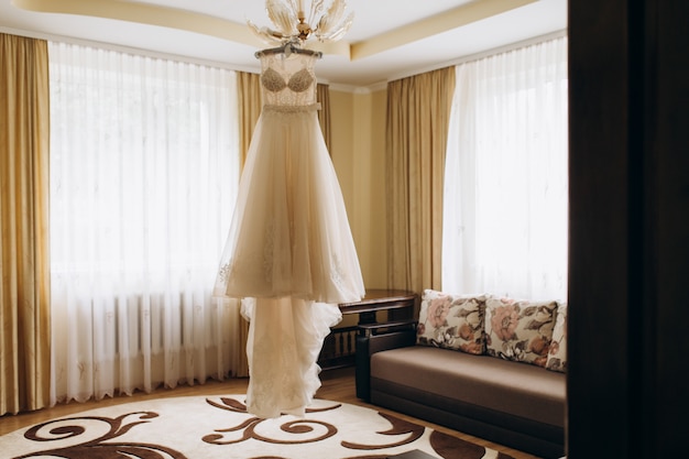 Ekskluzywne firany z gipiurą – styl i elegancja wnętrz