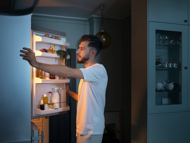 Małe lodówki praktyczne i energooszczędne rozwiązania